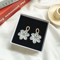 Estilo Simple Flor Aleación Embutido Circón Mujeres Pendientes De Gota 1 Par sku image 6