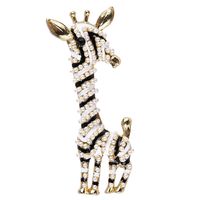 Retro Giraffe Alloy Inlay Artificial Pearls Women's Brooches sku image 1