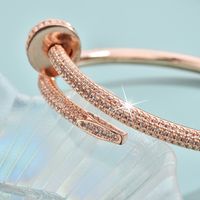 1 Pièce Mode Couleur Unie Alliage Placage Incruster Diamant Artificiel Plaqué Or 18k Femmes Bracelet main image 2