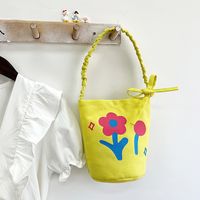Girl's Medium All Seasons Canvas Flower Fashion Bucket Magnetic Buckle Handbag sku image 2