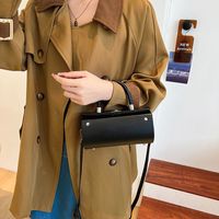 Women's Medium All Seasons Pu Leather Solid Color Fashion Square Lock Clasp Handbag main image 2