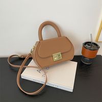 Women's Medium All Seasons Pu Leather Solid Color Classic Style Square Lock Clasp Handbag sku image 2