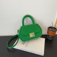 Women's Medium All Seasons Pu Leather Solid Color Classic Style Square Lock Clasp Handbag sku image 5