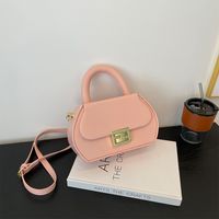 Women's Medium All Seasons Pu Leather Solid Color Classic Style Square Lock Clasp Handbag sku image 7