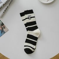 Frau Mode Plaid Nylon Baumwolle Crew Socken Ein Paar sku image 1