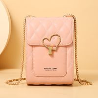 Femmes Faux Cuir Forme De Cœur Couleur Unie Mode Carré Boucle Téléphone Portefeuille Sac Bandoulière Sac À Chaîne main image 6