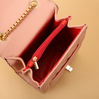 Women's Pu Leather Heart Shape Solid Color Fashion Square Buckle Phone Wallet Crossbody Bag Chain Bag main image 4