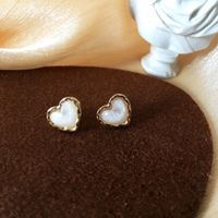 1 Pair Retro Heart Shape Alloy Plating Resin Women's Ear Studs sku image 1