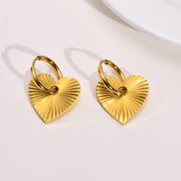 Moda Forma De Corazón Acero Inoxidable Enchapado Aretes 1 Par sku image 1