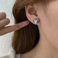 1 Pair Simple Style Heart Shape Metal Women's Ear Studs main image 2