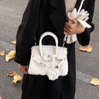 Women's Medium All Seasons Pu Leather Solid Color Fashion Square Lock Clasp Handbag sku image 3