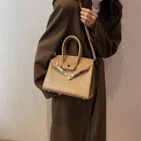Women's All Seasons Pu Leather Solid Color Fashion Square Lock Clasp Handbag sku image 2