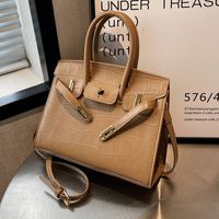 Women's All Seasons Pu Leather Solid Color Fashion Square Lock Clasp Handbag main image 2