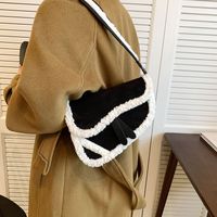 Women's Small Plush Solid Color Fashion Saddle Shape Magnetic Buckle Crossbody Bag main image 2
