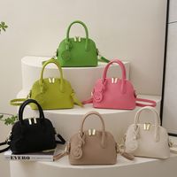 Femmes Moyen Toutes Les Saisons Faux Cuir Couleur Unie Mode Coquille Fermeture Éclair Sac À Main main image 1