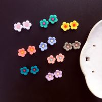 Wholesale Jewelry 1 Pair Simple Style Flower Resin Ear Studs main image 4