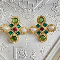 1 Pair Retro Geometric Alloy Inlay Artificial Gemstones Artificial Pearls Women's Ear Studs main image 3