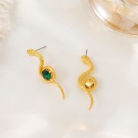 1 Pair Retro Snake Alloy Inlay Rhinestones 14k Gold Plated Women's Drop Earrings main image 4