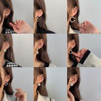1 Paire Mode Géométrique Alliage Placage Perles Artificielles Strass Femmes Clips D'oreille main image 3