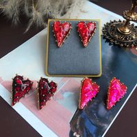 1 Pair Retro Heart Shape Alloy Plating Resin Women's Earrings main image 4
