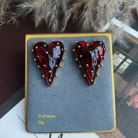 1 Pair Retro Heart Shape Alloy Plating Resin Women's Earrings main image 5
