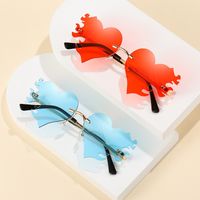 Fashion Ocean Heart Shape Pc Special-shaped Mirror Frameless Women's Sunglasses main image 1