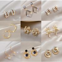 1 Pair Simple Style Triangle Square Flower Metal Plating Inlay Rhinestones Pearl Women's Earrings main image 1