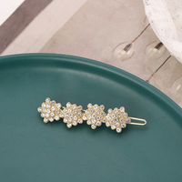 Moda Flor Aleación Enchapado Perlas Artificiales Diamantes De Imitación Pinza Para El Cabello 1 Pieza sku image 3