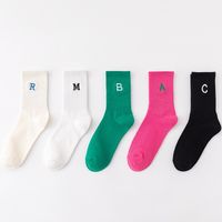Frau Mode Brief Einfarbig Baumwolle Stickerei Crew Socken Ein Paar main image 5
