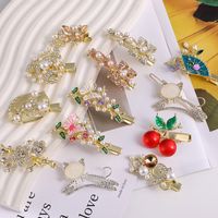 Fashion Flower Bow Knot Metal Handmade Inlay Artificial Pearls Artificial Diamond Hair Clip 1 Piece main image 4