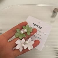 1 Pair Sweet Flower Alloy Women's Ear Studs main image 5