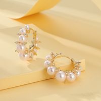 Fashion Round Copper Inlay Artificial Diamond Pearl Hoop Earrings 1 Pair main image 1