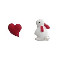 1 Paar Mode Kaninchen Herzform Imitationsperle Legierung Asymmetrisch Emaille Einbrennlack Frau Ohrstecker main image 3