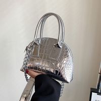Women's Medium Pu Leather Solid Color Fashion Shell Zipper Crossbody Bag Dome Bag Chain Bag sku image 1