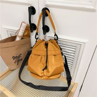 Women's Nylon Solid Color Preppy Style Classic Style Sports Cross Straps Sewing Thread Bucket String Crossbody Bag sku image 8