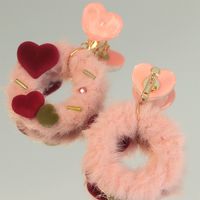 1 Paire Mignon Vêtement De Rue Géométrique Forme De Cœur Peluche Boucles D'oreilles sku image 2