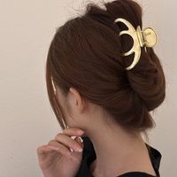 Simple Style Solid Color Metal Hollow Out Hair Claws main image 4