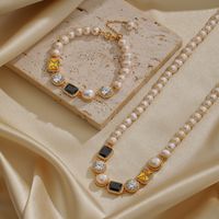 Elegant Luxuriös Geometrisch Kupfer Überzug 18 Karat Vergoldet Armbänder Halskette main image 5