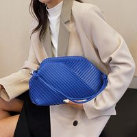 Women's Medium Pu Leather Solid Color Streetwear Shell Hidden Buckle Shoulder Bag Crossbody Bag Dome Bag main image 5