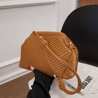 Women's Medium Pu Leather Solid Color Streetwear Shell Hidden Buckle Shoulder Bag Crossbody Bag Dome Bag main image 6