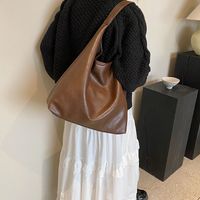 Women's All Seasons Pu Leather Solid Color Vintage Style Sewing Thread Bucket Zipper Tote Bag main image 7