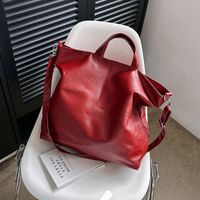 Women's Pu Leather Solid Color Punk Classic Style Streetwear Sewing Thread Square Zipper Tote Bag main image 8