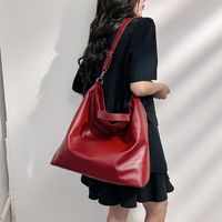 Women's Pu Leather Solid Color Punk Classic Style Streetwear Sewing Thread Square Zipper Tote Bag sku image 3