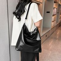 Women's Pu Leather Solid Color Punk Classic Style Streetwear Sewing Thread Square Zipper Tote Bag sku image 4