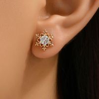 1 Pair Vintage Style Snowflake Plating Inlay Copper Alloy Zircon 18K Gold Plated Ear Studs main image 3