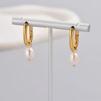 1 Paire Style Simple Style Classique Couleur Unie Couches Placage Incruster Acier Au Titane Perles Artificielles Plaqué Or 18k Plaqué Or Boucles D'oreilles Pendantes main image 9