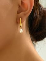 1 Pair Simple Style Classic Style Solid Color Layered Plating Inlay Titanium Steel Artificial Pearls 18k Gold Plated Gold Plated Dangling Earrings main image 7