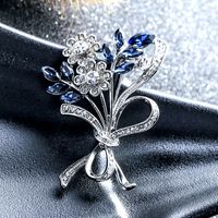 Vintage Style Flower Alloy Women's Brooches sku image 1