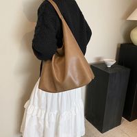 Women's All Seasons Pu Leather Solid Color Vintage Style Sewing Thread Bucket Zipper Tote Bag main image 6