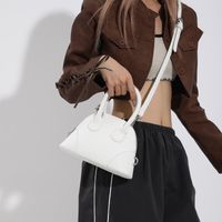 Women's  Pu Leather Solid Color Vintage Style Classic Style Streetwear Sewing Thread Shell Zipper Handbag main image 4